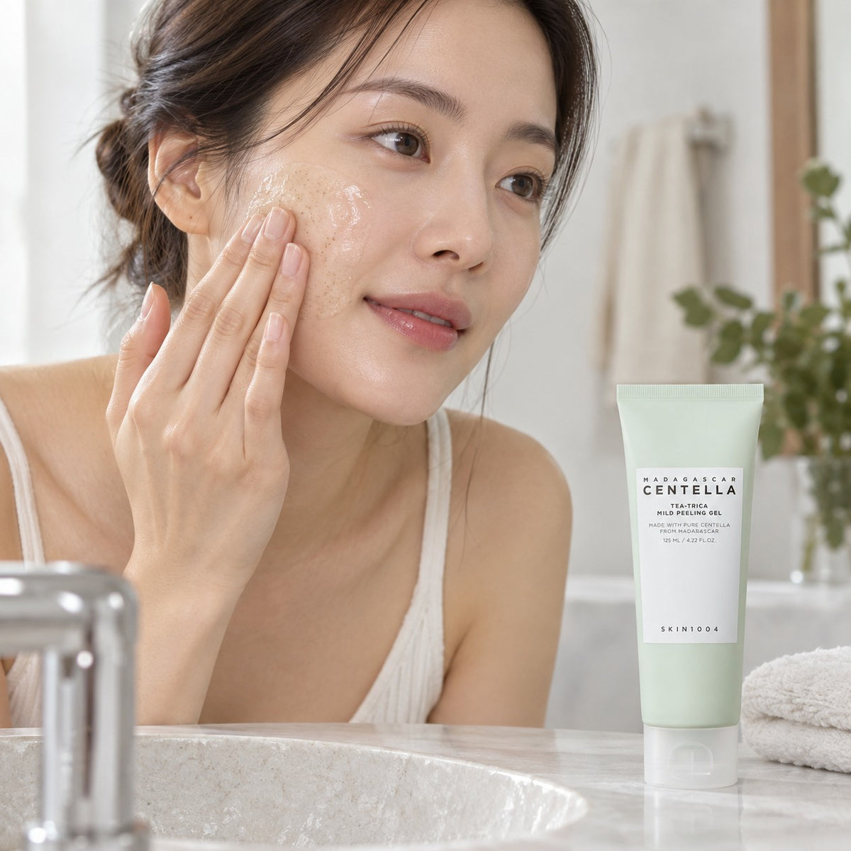 SKIN1004 — Gel exfoliante suave Tea-Trica con centella de Madagascar · 125 ml