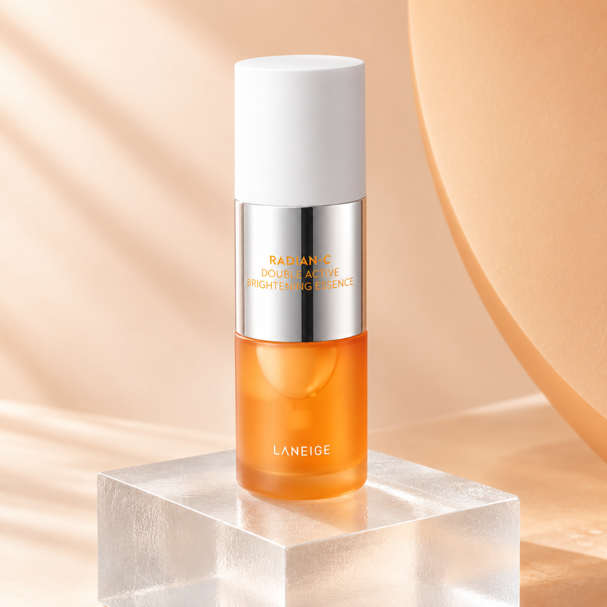 LANEIGE — Esencia iluminadora de doble acción Radian-C · 30 g