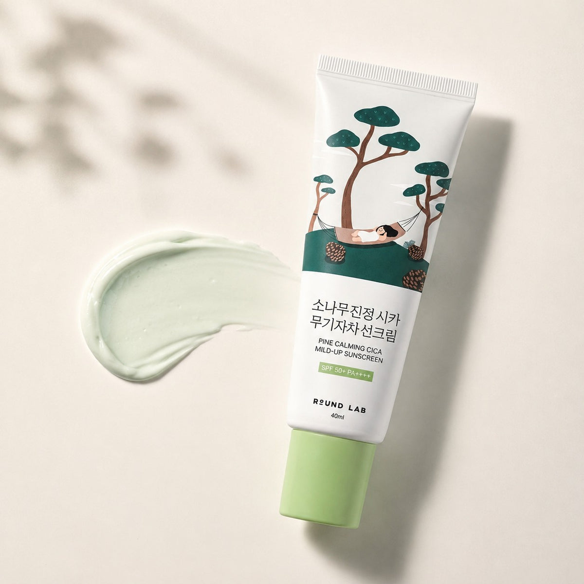 ROUND LAB — Protector solar suave y calmante con pino y centella · 40 ml